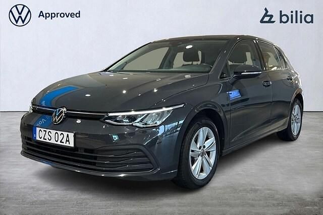 Grå Begagnad 2022 VW Golf VIII Life Halvkombi | 234 500 kr (Marknadspris) - Bild 1/4