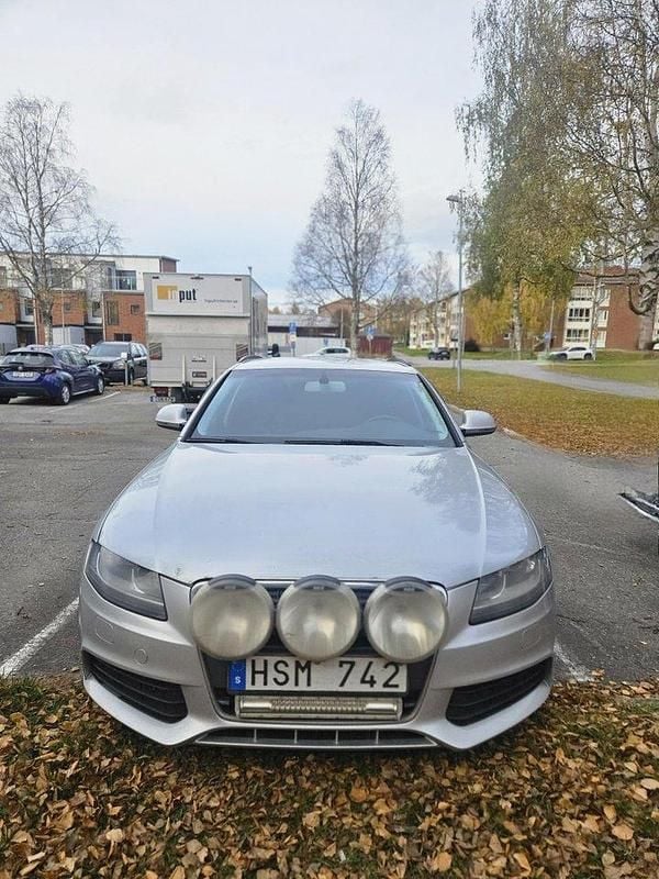 Silver Begagnad 2009 Audi A4 Kombi | 30 000 kr (Marknadspris) - Bild 1/4