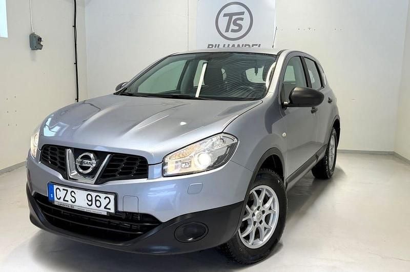 Begagnad Nissan Qashqai 131 HK (96 kW) 2013 Grå SUV