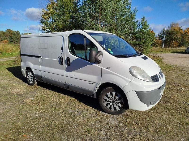 Vit Begagnad 2014 Renault Trafic Van | 46 000 kr (Marknadspris) - Bild 1/4