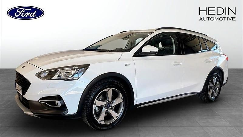 Vit Begagnad 2022 Ford Focus Active Kombi | 229 900 kr (Marknadspris) - Bild 1/4