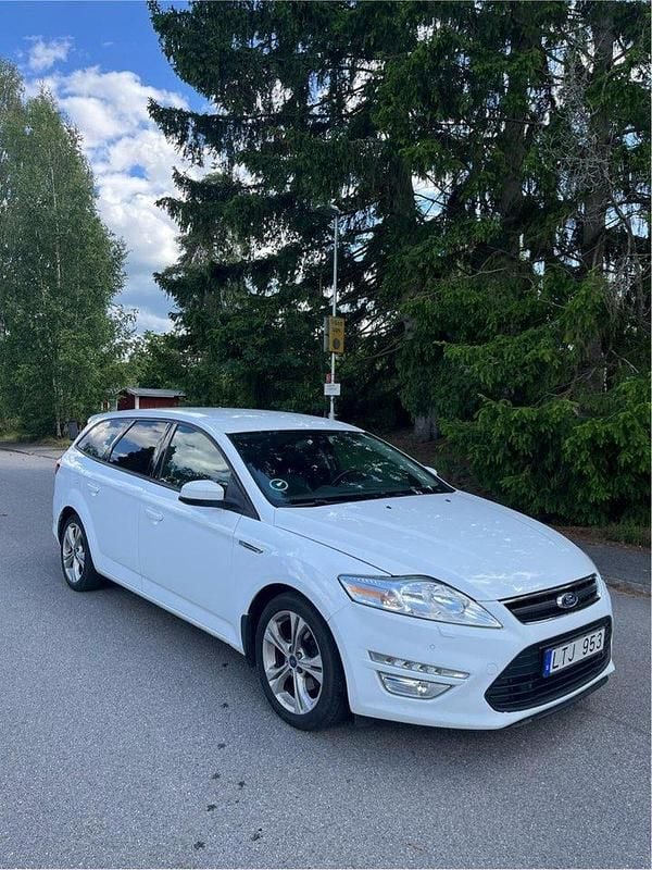 Vit Begagnad 2012 Ford Mondeo Sport Kombi | 32 000 kr (Bra pris) - Bild 1/4