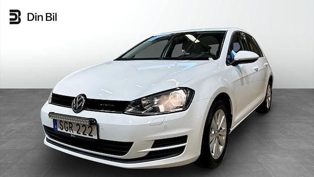 Vit Begagnad 2016 VW Golf VII Sedan | 124 900 kr (Marknadspris) - Bild 1/4