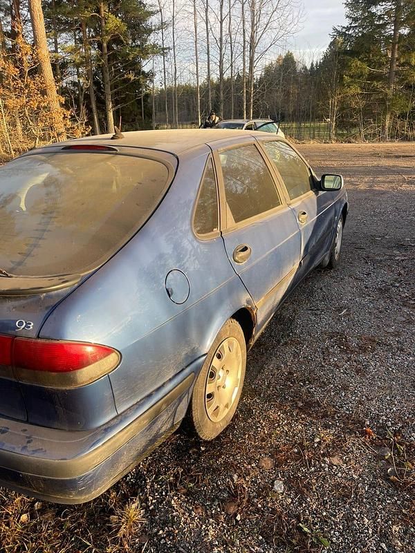 Begagnad 2002 Saab 9-3 Halvkombi | 5 000 kr (Dyr) - Bild 1/4