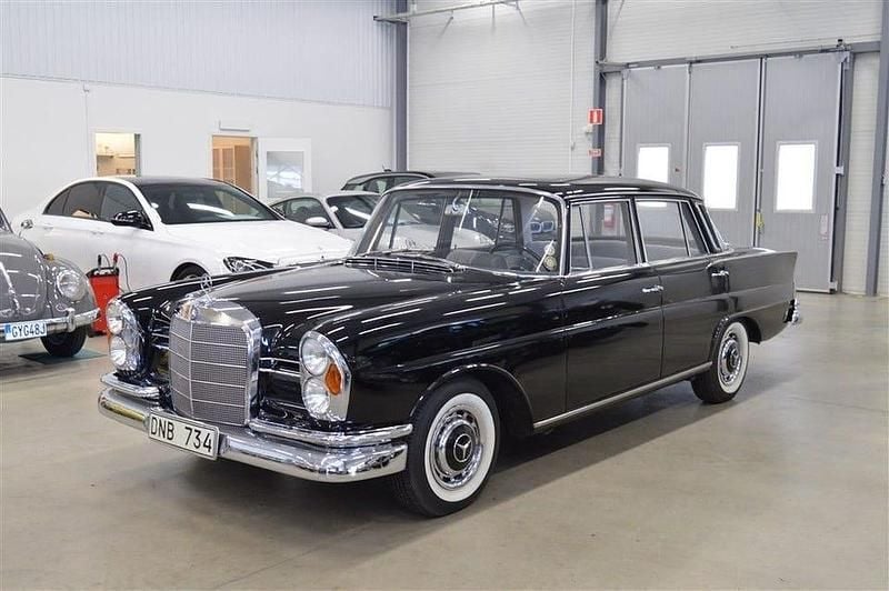 Begagnad Mercedes 220 124 HK (91 kW) 1963 Svart Sedan
