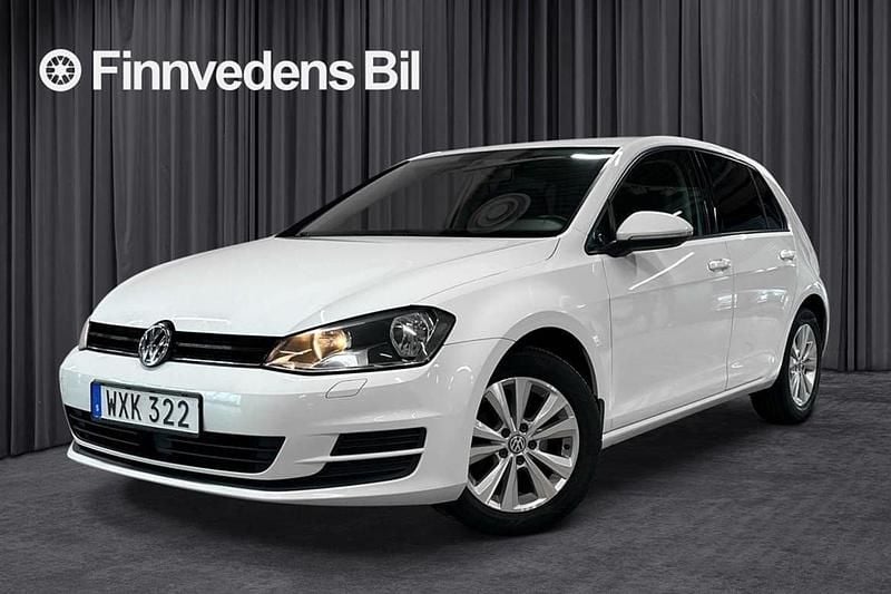 Vit Begagnad 2016 VW Golf VII Halvkombi | 129 000 kr (Marknadspris) - Bild 1/4