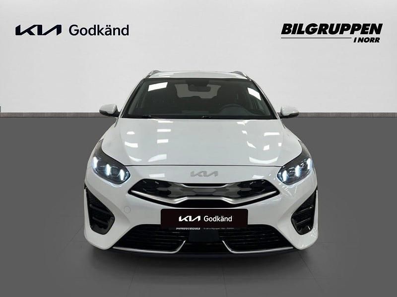 Begagnad Kia Ceed Sportswagon 141 HK (103 kW) 2024 Vit Kombi