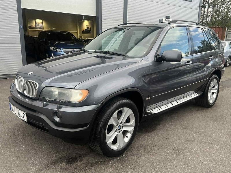 Grå Begagnad 2003 BMW X5 Sport Line SUV | 54 900 kr (Marknadspris) - Bild 1/4