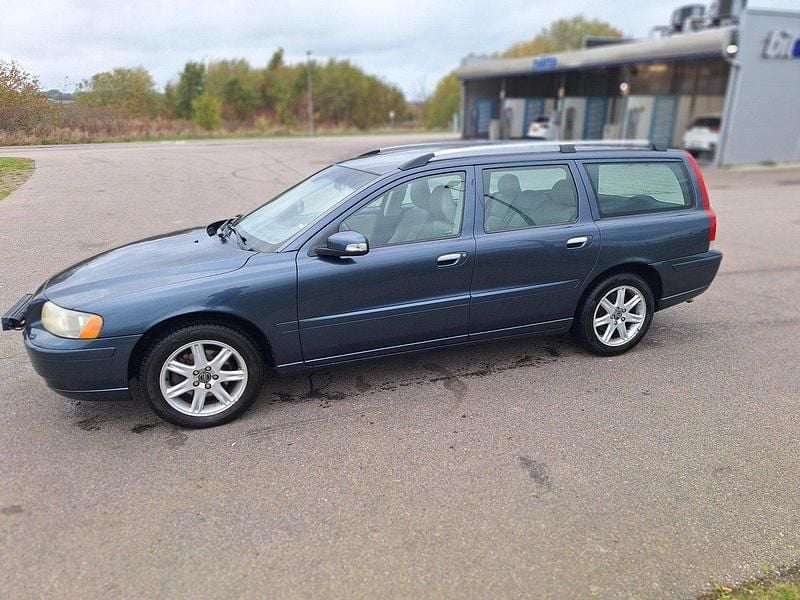 Blå Begagnad 2007 Volvo V70 Momentum Kombi | 55 000 kr (Lite dyr) - Bild 1/4