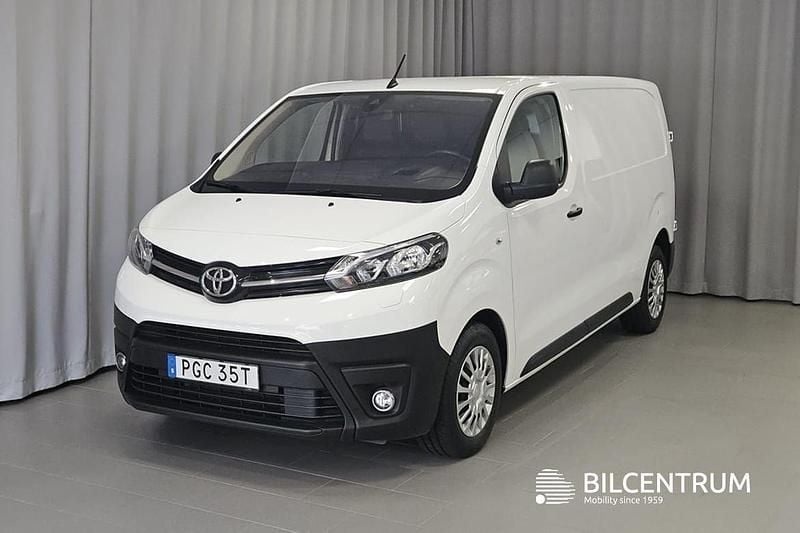 Vit Begagnad 2022 Toyota Proace Van | 289 900 kr (Bra pris) - Bild 1/4