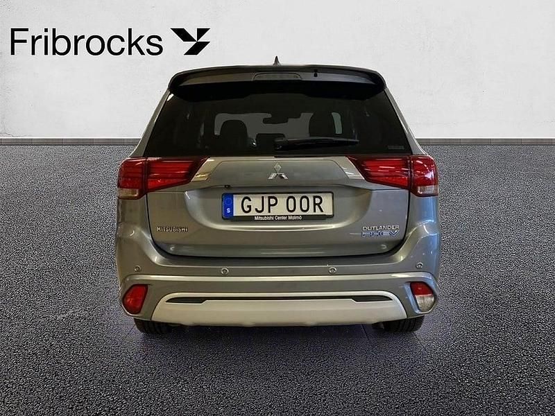 Begagnad Mitsubishi Outlander 224 HK (164 kW) 2019 Grå SUV