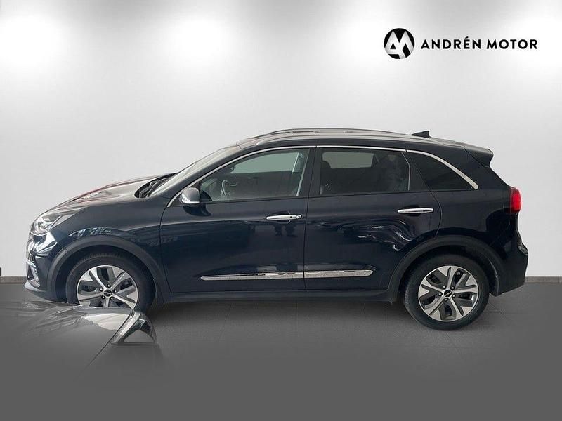 Begagnad Kia e-Niro Advance 150 kW (204 HK) 2022 Blå SUV