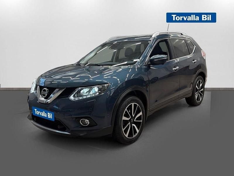 Mörkblå Begagnad 2017 Nissan X-Trail Tekna SUV | 189 900 kr (Marknadspris) - Bild 1/4