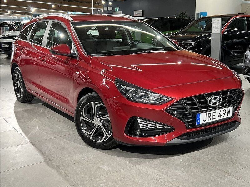 Röd Begagnad 2021 Hyundai i30 Essential Kombi | 179 900 kr (Marknadspris) - Bild 1/4