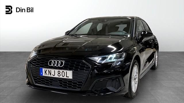 Brilliantsvart Begagnad 2023 Audi A3 Proline | 239 000 kr (Marknadspris) - Bild 1/4