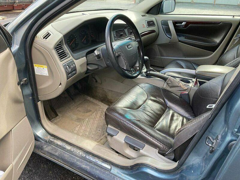 Begagnad Volvo V70 200 HK (147 kW) 2001 Grön Kombi