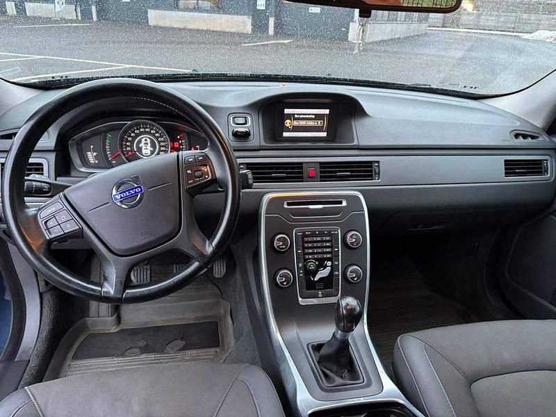 Begagnad Volvo V70 180 HK (132 kW) 2014 Caspian blue Kombi