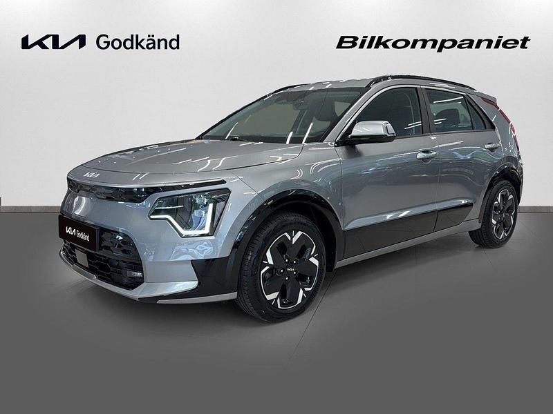 Grå Begagnad 2022 Kia e-Niro 2 SUV | 314 900 kr (Dyr) - Bild 1/4