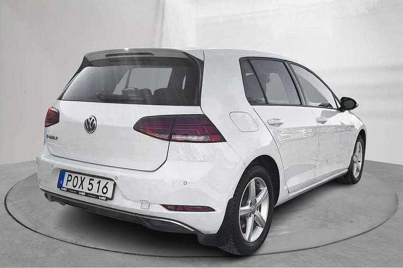 Begagnad VW e-Golf 100 kW (136 HK) 2018 Vit Halvkombi