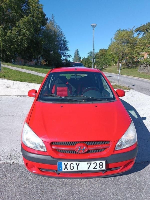 Röd Begagnad 2006 Hyundai Getz Halvkombi | 25 000 kr (Marknadspris) - Bild 1/4