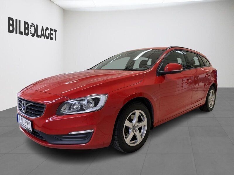 Röd Begagnad 2018 Volvo V60 Standard Kombi | 169 800 kr (Marknadspris) - Bild 1/4