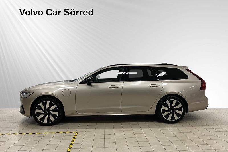 Begagnad Volvo V90 Plus 350 HK (257 kW) 2024 Grå Kombi