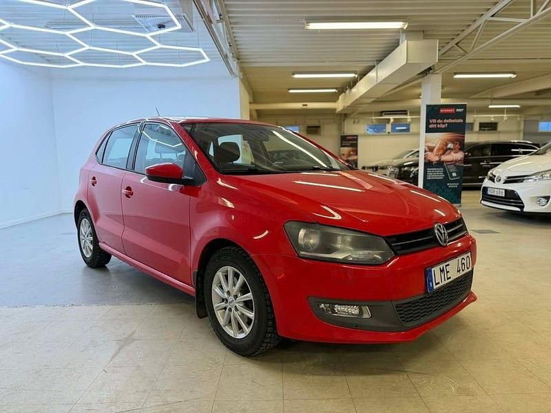 Begagnad VW Polo 86 HK (63 kW) 2010 Röd Halvkombi