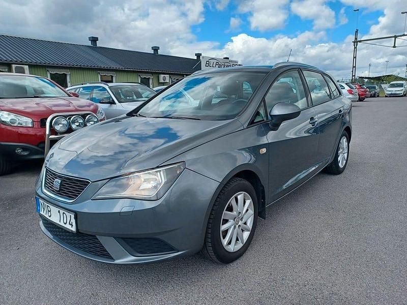 Mörkgrå Begagnad 2013 Seat Ibiza ST Style Kombi | 38 900 kr (Marknadspris) - Bild 1/4