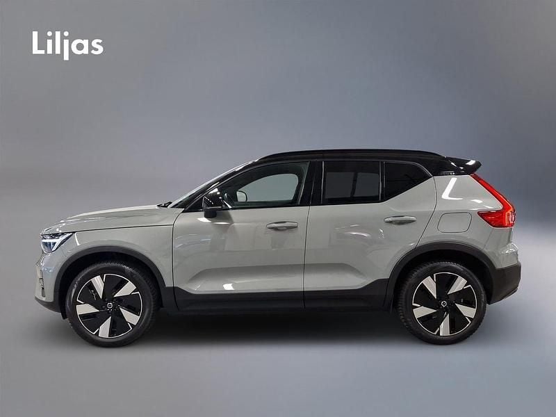 Grå Begagnad 2024 Volvo XC40 Core SUV | 399 000 kr - Bild 1/1
