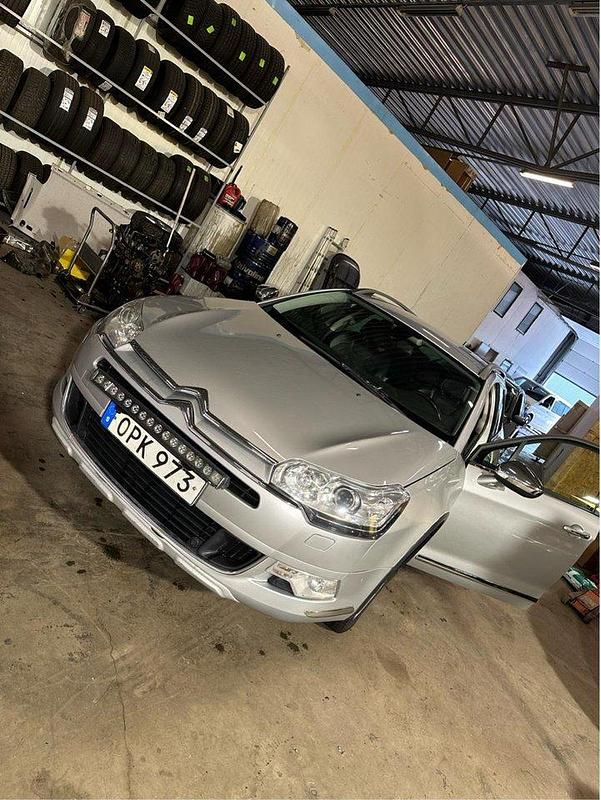 Silver Begagnad 2014 Citroën C5 Kombi | 85 000 kr (Marknadspris) - Bild 1/4