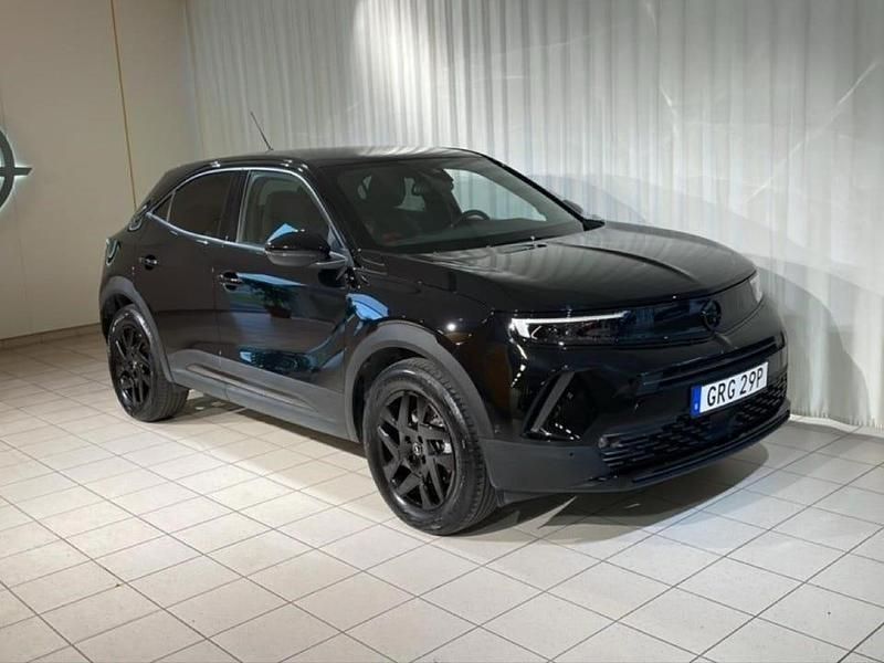 Svart (g70 diamond black) Begagnad 2022 Opel Mokka-e GS Line SUV | 229 000 kr (Lite dyr) - Bild 1/4