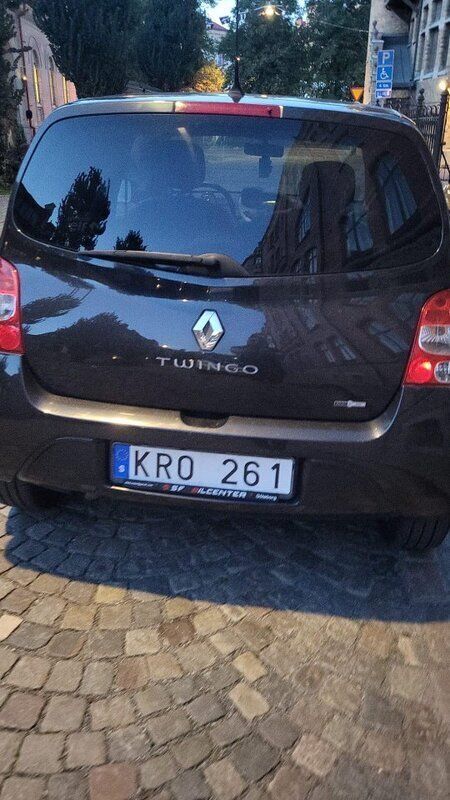 Svart Begagnad 2010 Renault Twingo Halvkombi | 26 500 kr (Marknadspris) - Bild 1/1