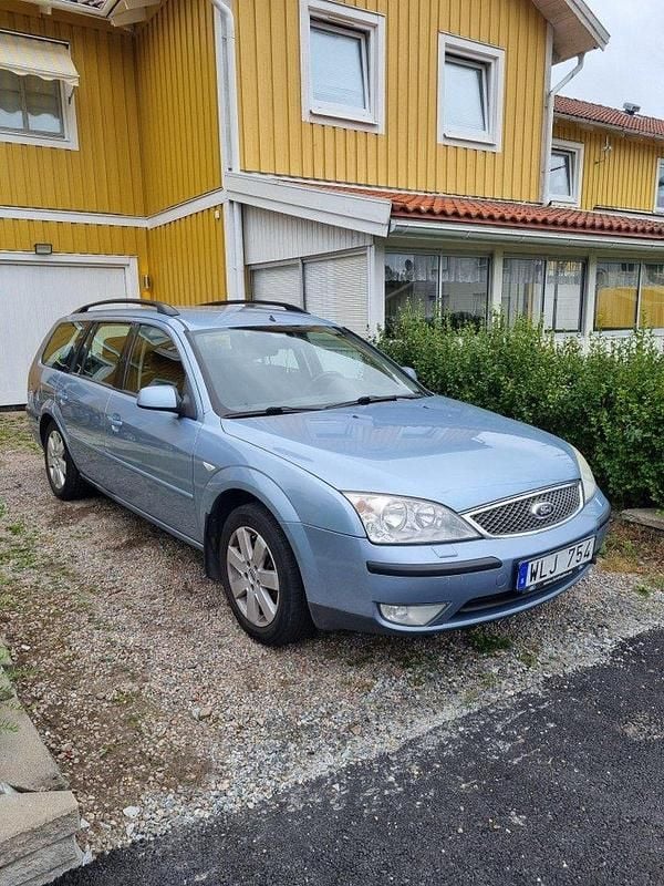 Blå Begagnad 2005 Ford Mondeo Futura Kombi | 18 000 kr (Dyr) - Bild 1/4