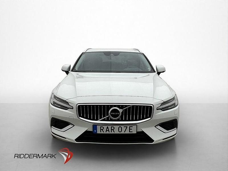 Begagnad Volvo V60 Inscription 253 HK (186 kW) 2022 Vit Kombi