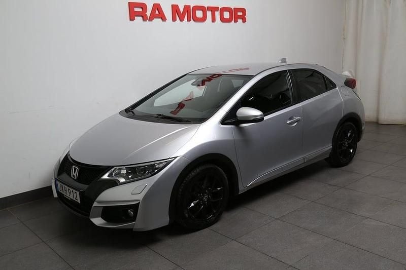 Begagnad Honda Civic Sport 120 HK (88 kW) 2015 Silver Halvkombi