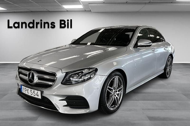 Silver Begagnad 2017 Mercedes E220 AMG line Sedan | 299 900 kr (Marknadspris) - Bild 1/4
