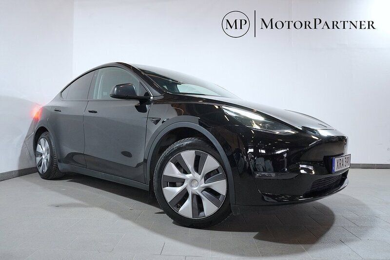 Svart Begagnad 2023 Tesla Model Y Long Range SUV | 329 900 kr (Superpris) - Bild 1/4
