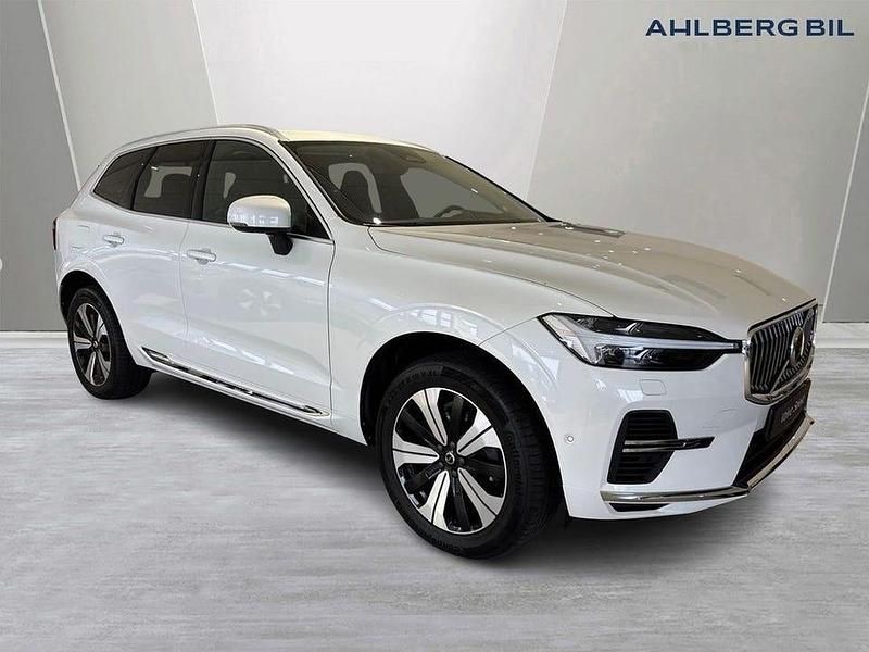 Begagnad Volvo XC60 Plus 355 HK (261 kW) 2024 Vit SUV