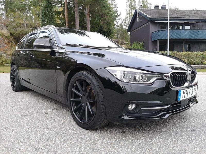 Svart Begagnad 2016 BMW 320 Sport Line Kombi | 140 000 kr (Marknadspris) - Bild 1/4