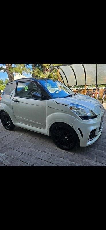 Begagnad 2016 Ligier JS50 Halvkombi | 69 000 kr - Bild 1/4