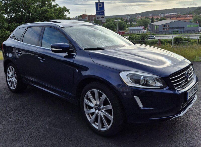 Blå Begagnad 2016 Volvo XC60 Momentum SUV | 115 000 kr (Superpris) - Bild 1/4