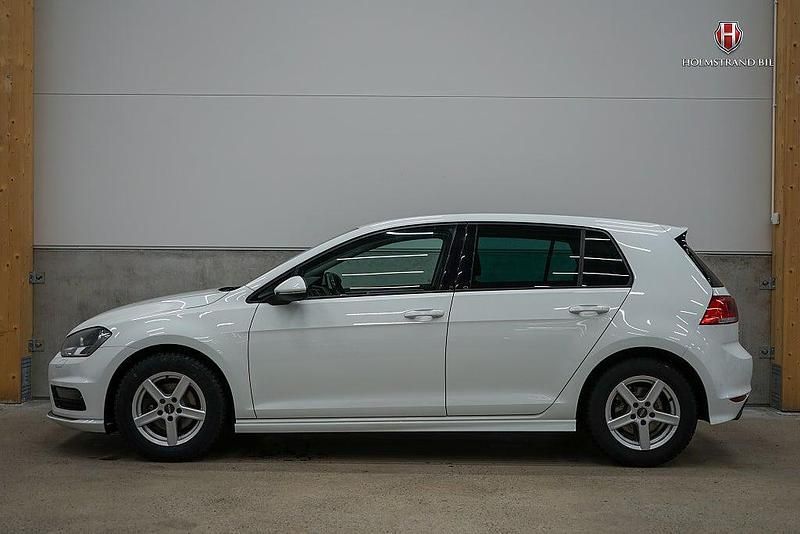 Begagnad VW Golf VII Style 110 HK (80 kW) 2016 Vit Halvkombi
