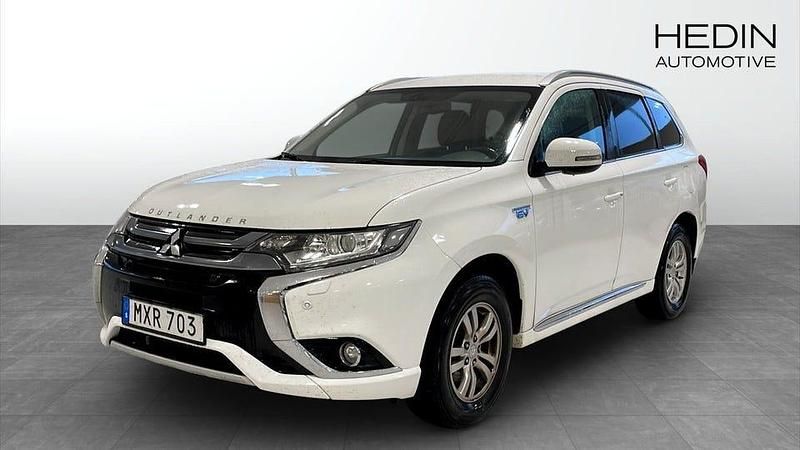Vit Begagnad 2016 Mitsubishi Outlander SUV | 149 900 kr - Bild 1/4