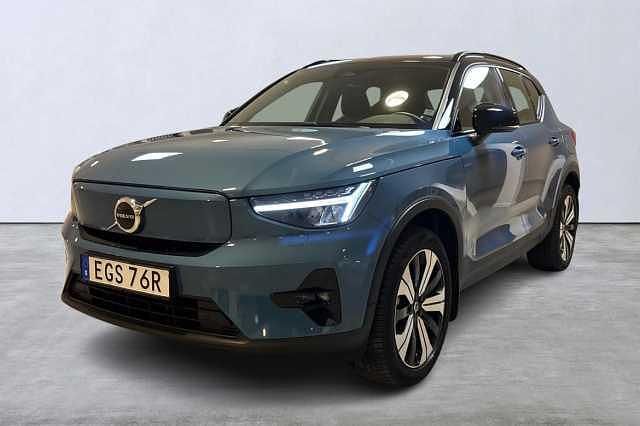Blå Begagnad 2022 Volvo XC40 Plus SUV | 359 900 kr - Bild 1/4