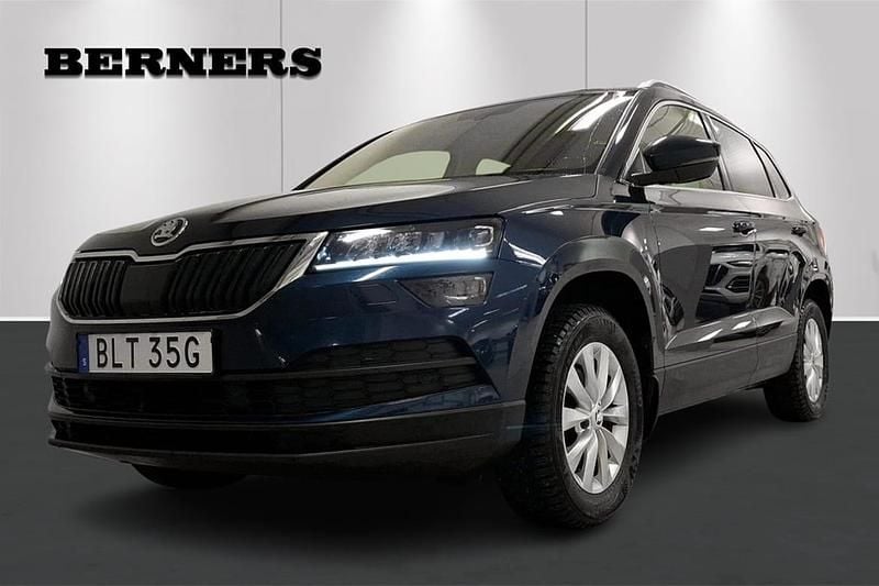Blå Begagnad 2021 Skoda Karoq Style SUV | 239 900 kr (Marknadspris) - Bild 1/4