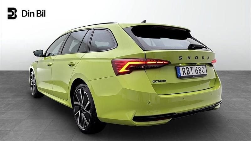 Begagnad Skoda Octavia SportLine 150 HK (110 kW) 2025 Grön Kombi