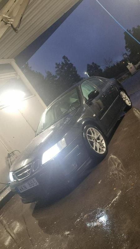 Svart Begagnad 2005 Saab 9-3 Aero Sedan | 25 000 kr (Bra pris) - Bild 1/3