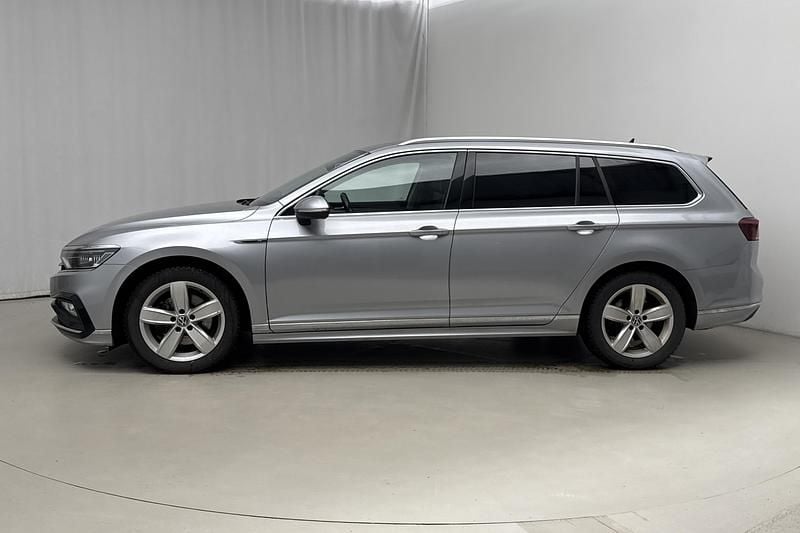 Begagnad VW Passat R-line 200 HK (147 kW) 2022 Silver Kombi