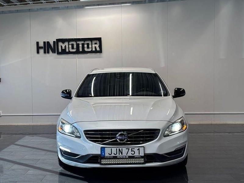 Begagnad Volvo V60 Summum 181 HK (133 kW) 2014 Vit Kombi
