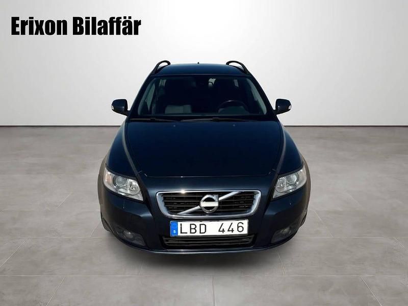 Begagnad Volvo V50 Momentum 116 HK (85 kW) 2011 Blå Kombi
